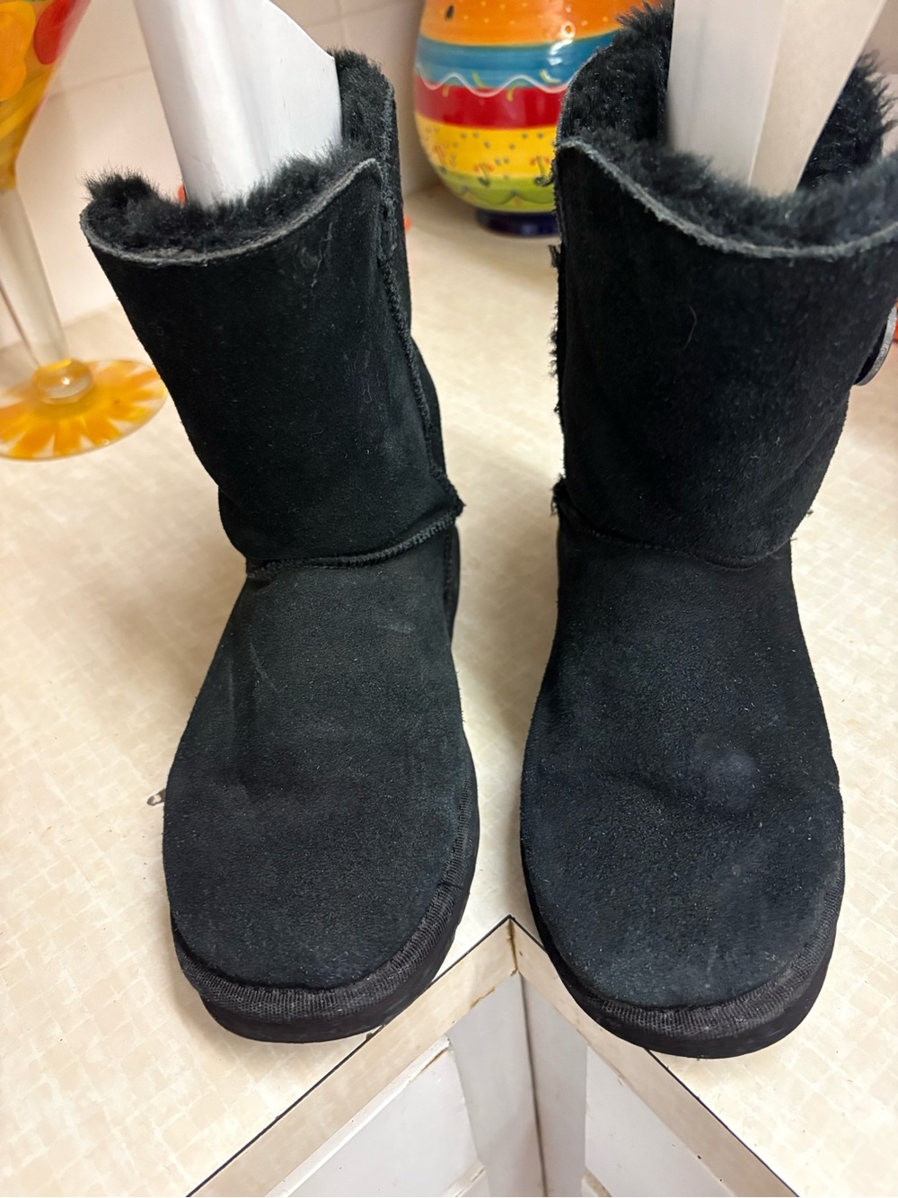 Lafies Uggs mid calf or folded down black suede.